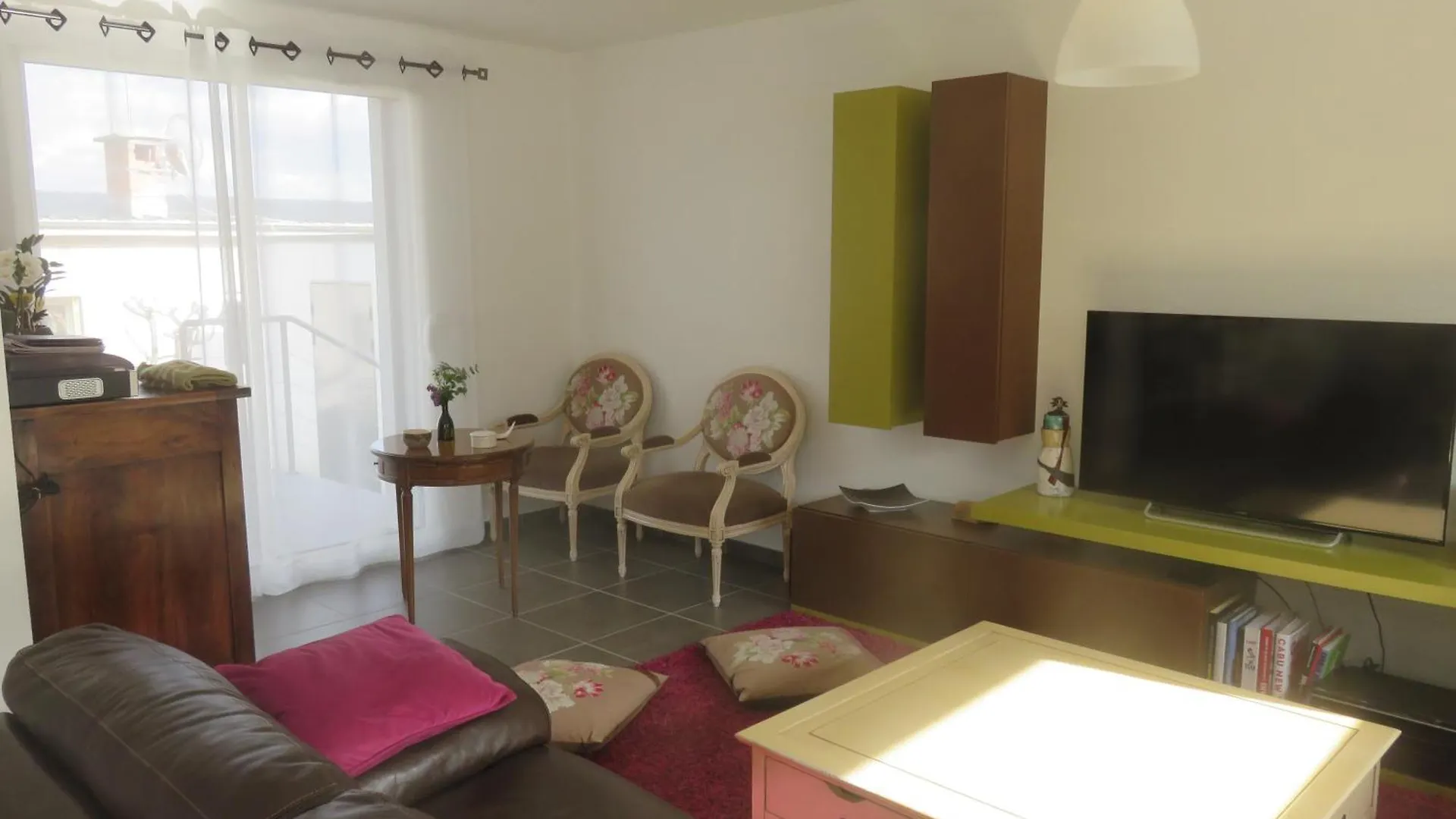 Maison Deville Issoire 0*,  France