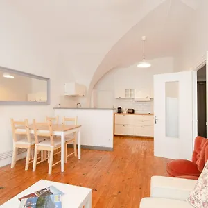  Apartment Centre, T2 Bergere Avec Parking