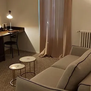  Hotel Le Petit Mas